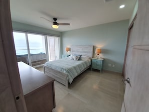 3 bedrooms, desk, free WiFi, bed sheets