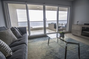 Smart TV, video library - Oceanfront Brand New Unit at La Jolla Excellence
The Pelican (Playa Encantada)