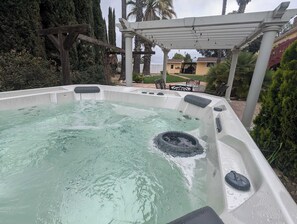 Bañera de hidromasaje exterior