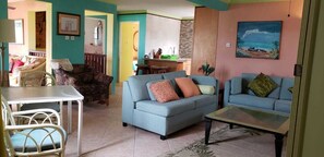 TV - Belle Rive Oceanfront Apartment (Inch Marlowe)