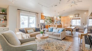 Unclassified image, 5 of 64, button - Two King Suites, Ocean Views & Upscale Touches in Downtown Manzanita (Manzanita)