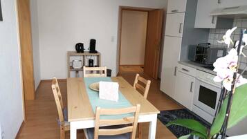 Family Apartment | In-room dining