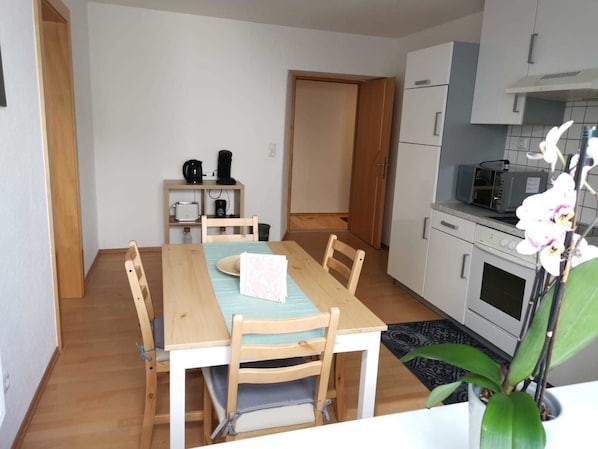 Family Apartment | In-room dining
