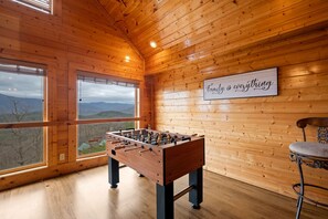 Enjoy a family-friendly stay with a mountain view, a foosball table, and a warm atmosphere.