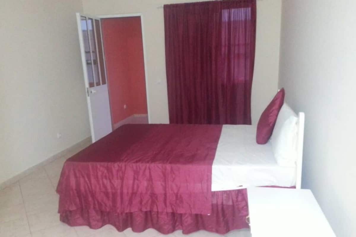 Rollaway beds, bed sheets