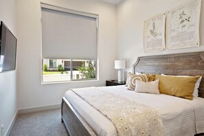 5 bedrooms, iron/ironing board, WiFi, wheelchair access