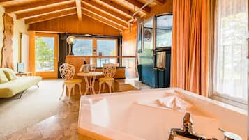 Suite, Non Smoking, Lake View | WiFi (free), bed sheets