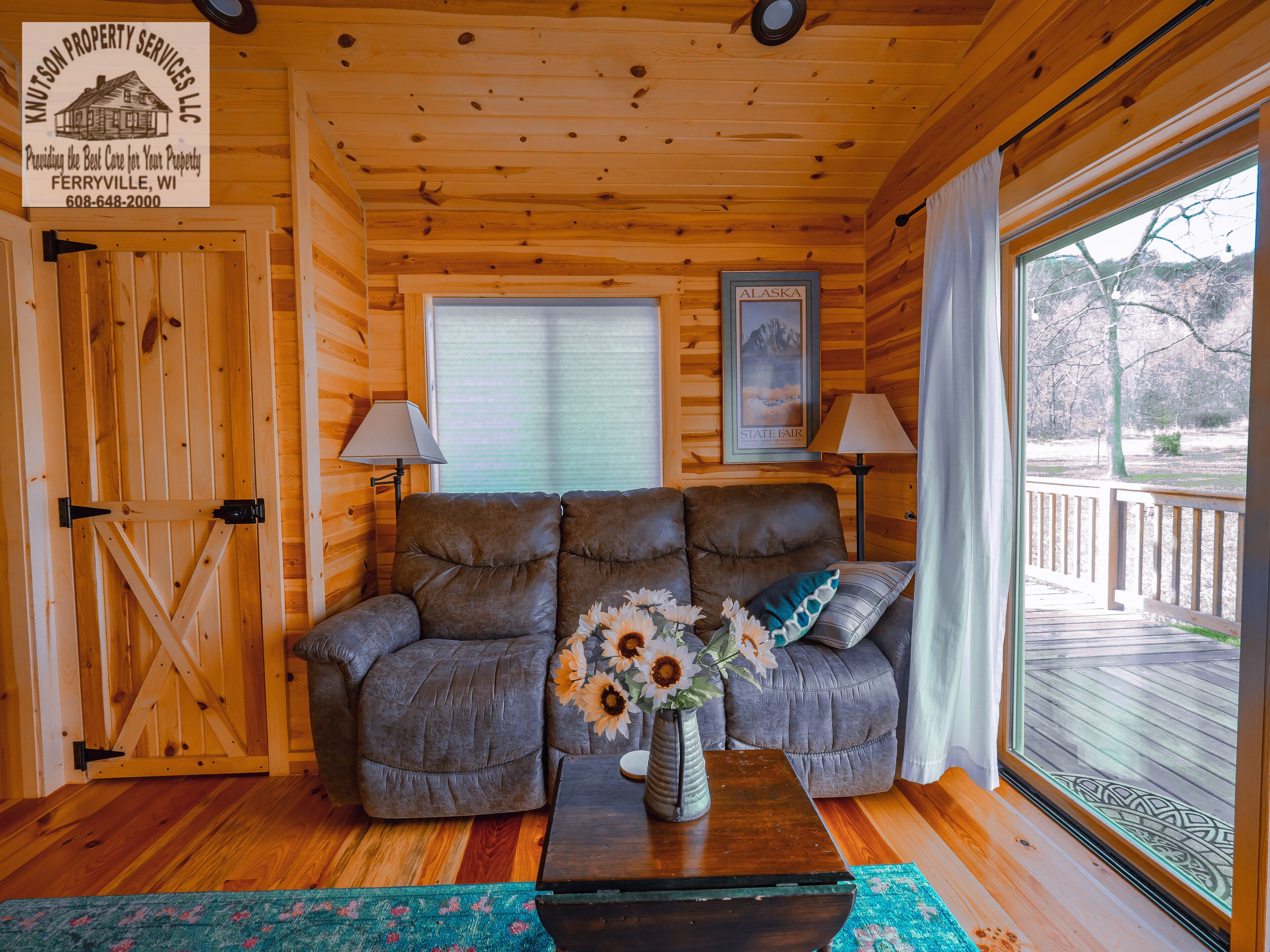 Smart-TV, Kamin, Stereoanlage