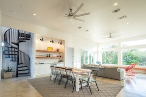 Dining - Juniper Woods Farmhouse - Modern NB Hill Country Luxe + 4 Acres + Fire Pit + Minutes to the Fun! (New Braunfels)