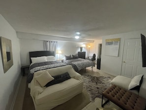 1 bedroom, desk, free WiFi, bed sheets