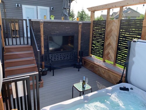 Dragonfly Inn, Loft Suite with private entrance.