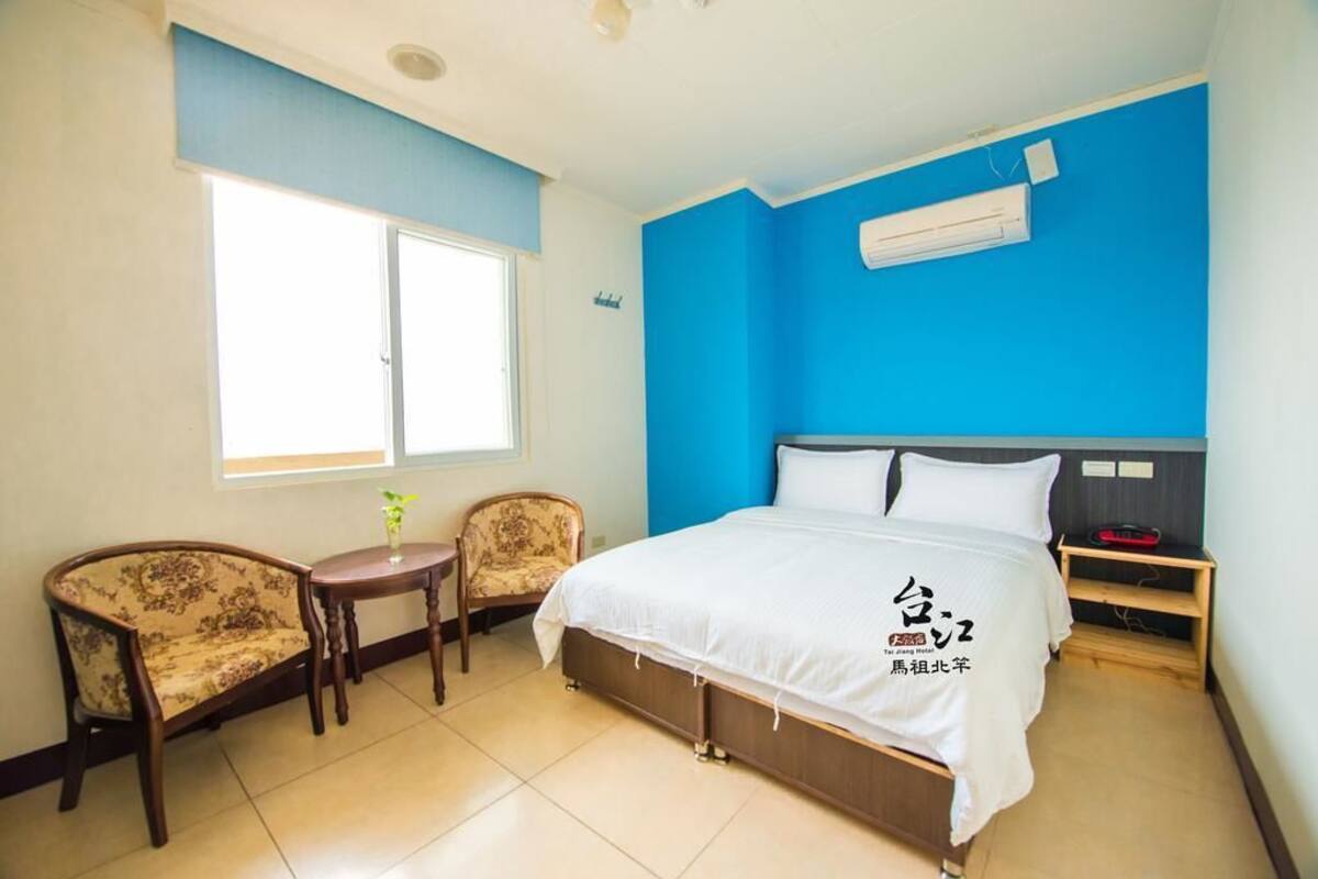Double Room | Desk, WiFi (free), bed sheets