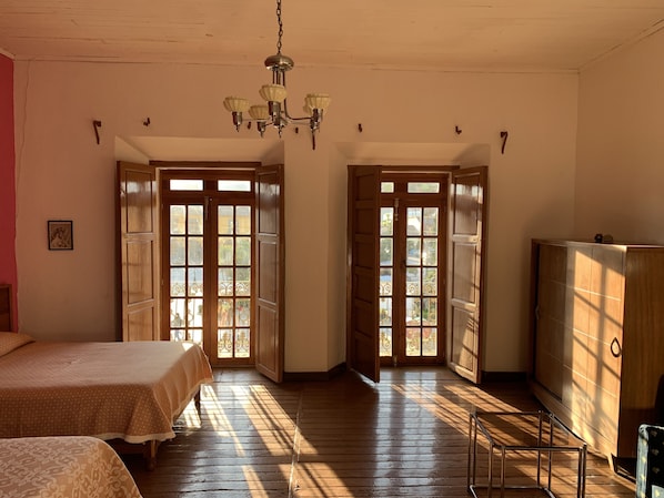 3 bedrooms, desk, free WiFi, bed sheets