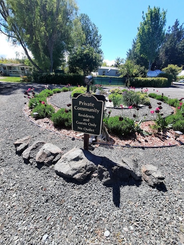 LAUGHING DUCK RANCH.... Canal property and just steps away from the beach!