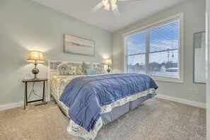 4 soverom, strykejern/-brett, wi-fi (inkludert) og sengetøy