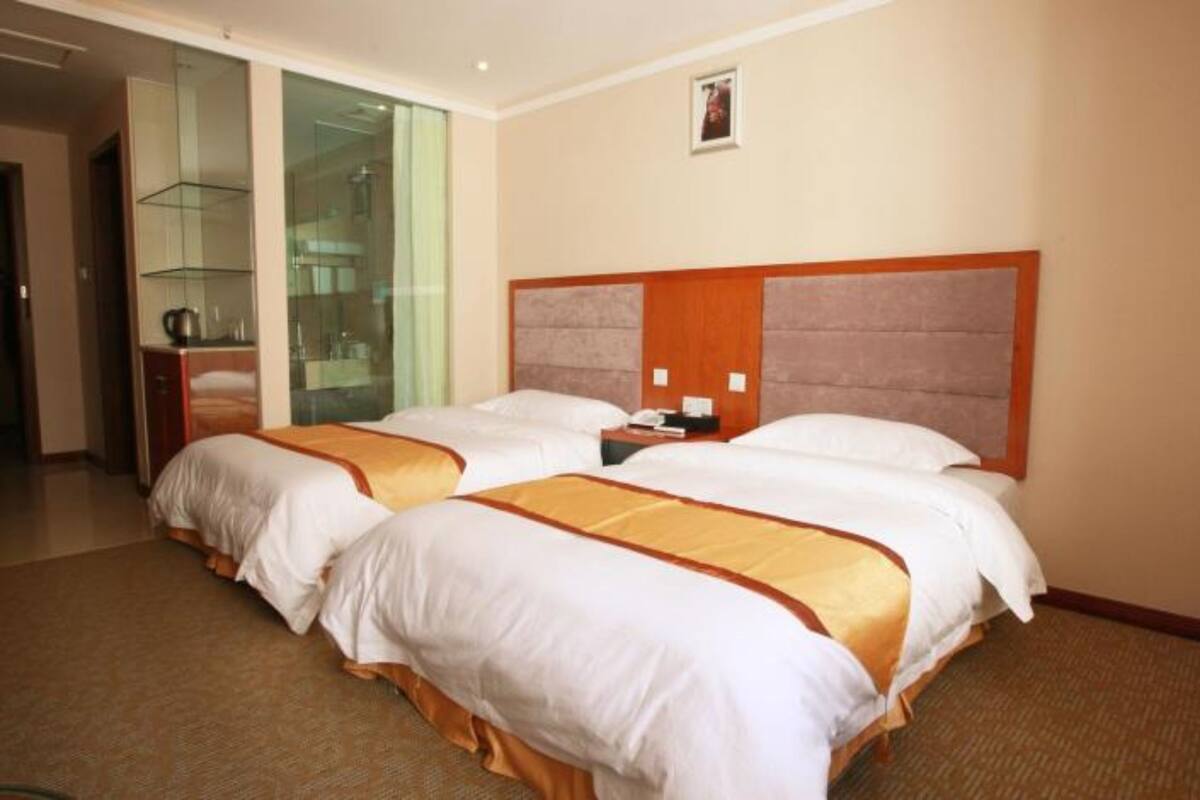 Habitación Deluxe con 2 camas individuales | Escritorio, cortinas opacas, wifi gratis