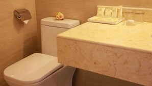 Habitación Deluxe con 2 camas individuales | Baño