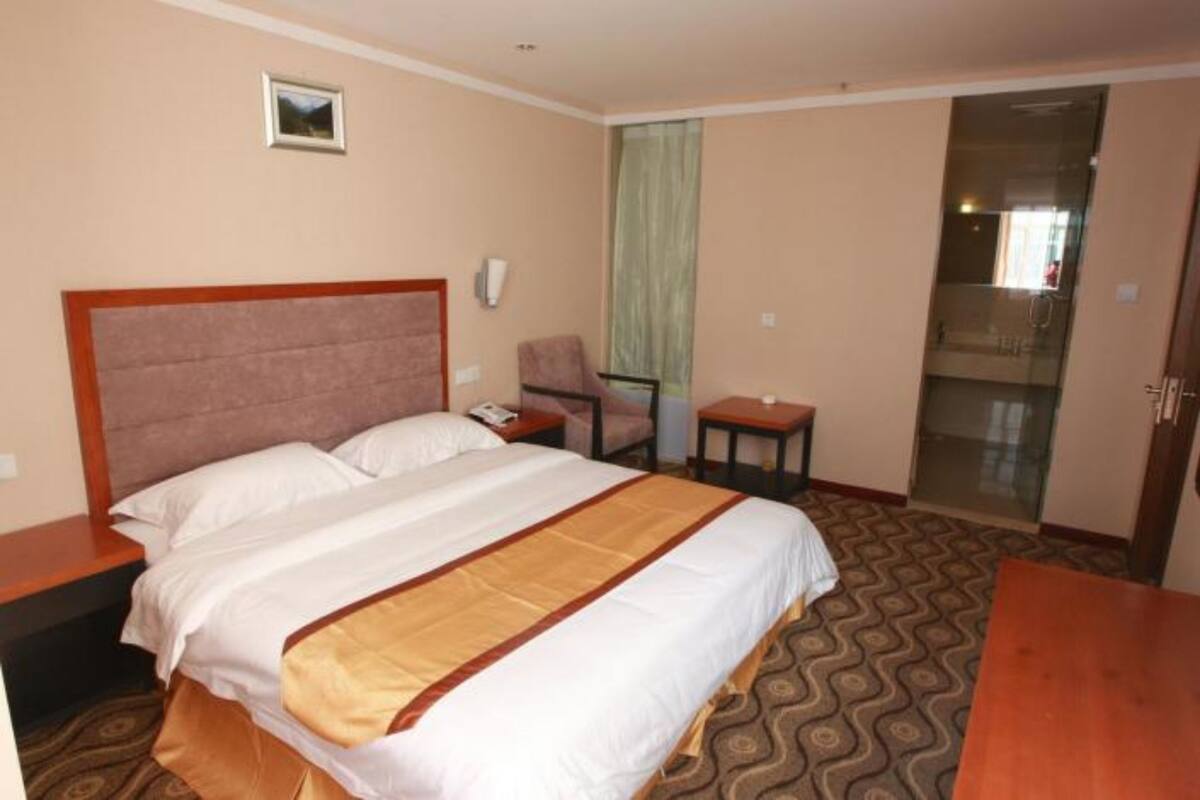 Habitación Deluxe doble | Escritorio, cortinas opacas, wifi gratis