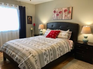 4 bedrooms, desk, iron/ironing board, WiFi