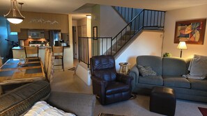 Smart TV, fireplace, DVD player, stereo - 2 Minutes to Keystone Ski Resort! Cozy, spacious and quiet condo with balcony (Dillon)