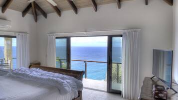1 bedroom, in-room safe, free WiFi, bed sheets