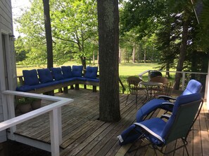 Outdoor dining - Cute cottage on the golf course (La Pointe)