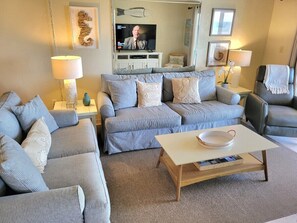 Living area - 312 - Oceanfront Corner Condo with Fabulous Views (New Smyrna Beach)