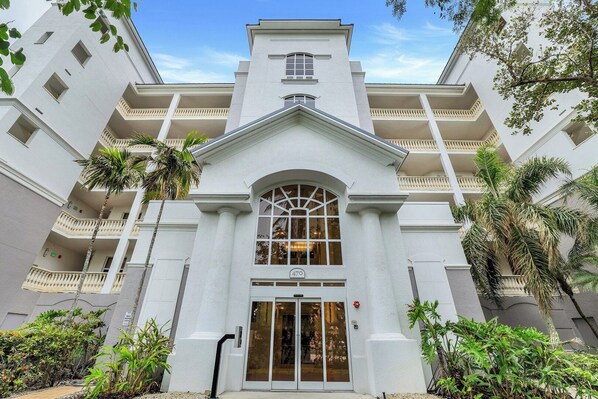 Exterior - Regatta - William Raveis Rentals (Naples)