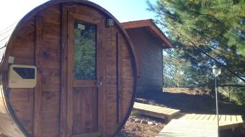 Sauna, Turkish bath/hammam, hot stone massages, deep-tissue massages