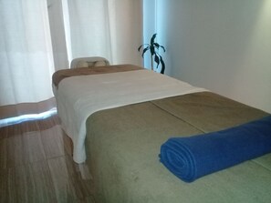 Un sauna, baño turco/hammam, masajes con piedras calientes