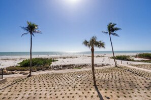On the beach - OCEAN'S REACH 3X2: 1-Bdrm, 2nd Floor Unit w/Beautiful Gulf Views! (Sanibel Island)