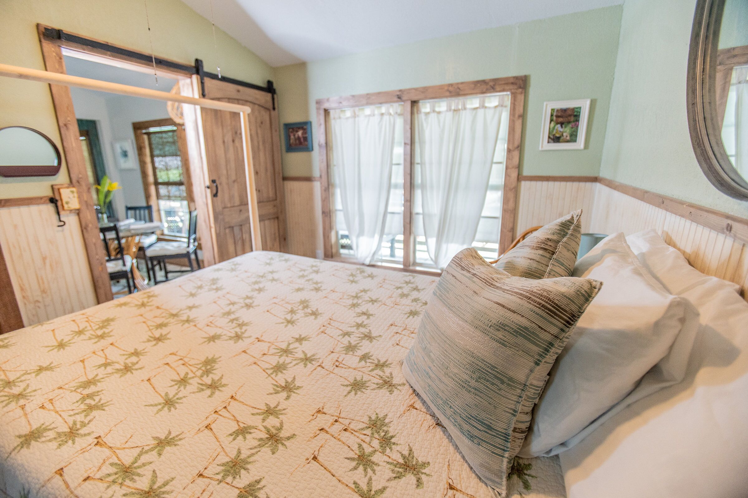 1 chambre, lit parapluie, Wi-Fi gratuit, draps fournis