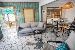 Property grounds - The Bali is perfect for your family's next trip to the beach! (Port Aransas)