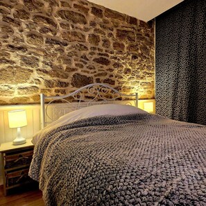 1 chambre, bureau, fer et planche à repasser, Wi-Fi gratuit