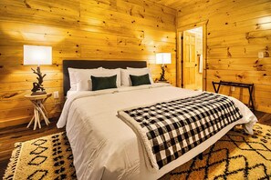 4 bedrooms, iron/ironing board, Internet, bed sheets