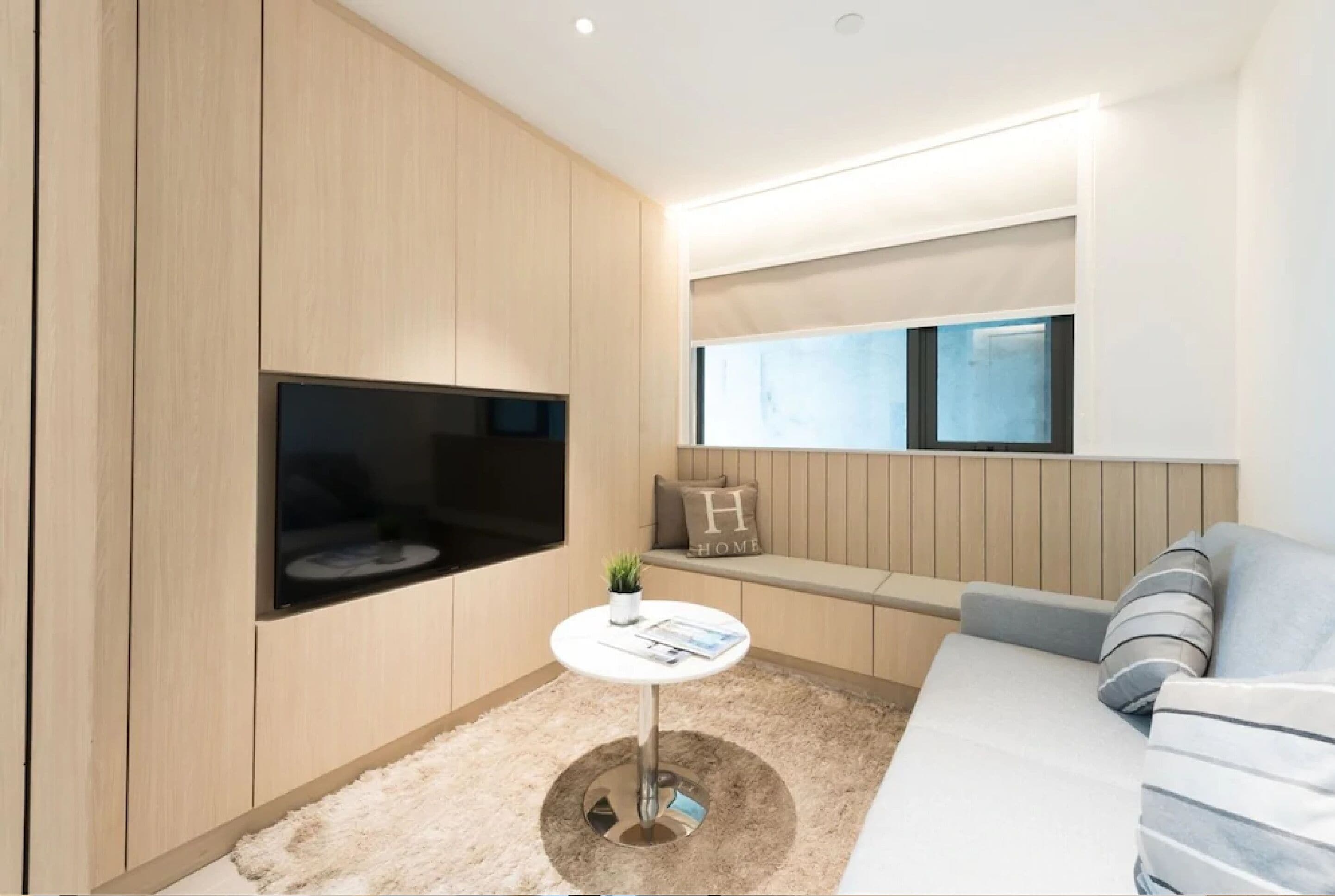 dreamer one plus | living room | flat-screen tv, table football, ping pong