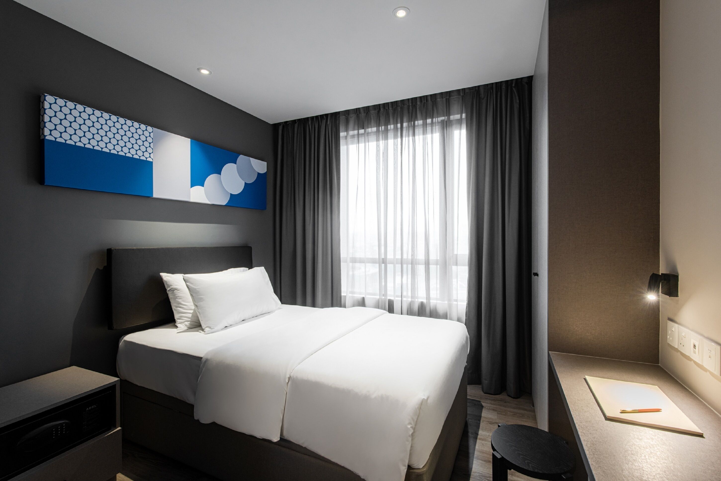 thinker studio | in-room safe, desk, blackout curtains, wifi