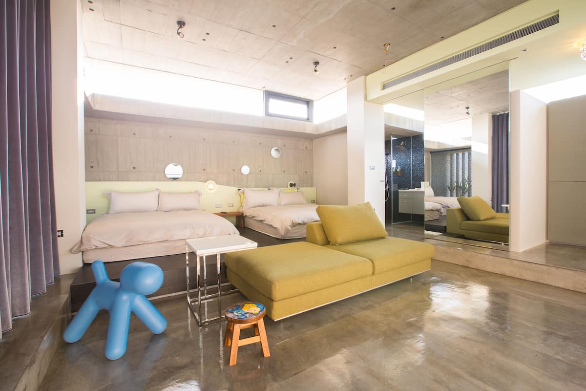 303 Quadruple Room | Desk, WiFi (free), bed sheets
