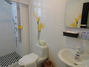 Quadruple Room, Balcony | Bathroom shower