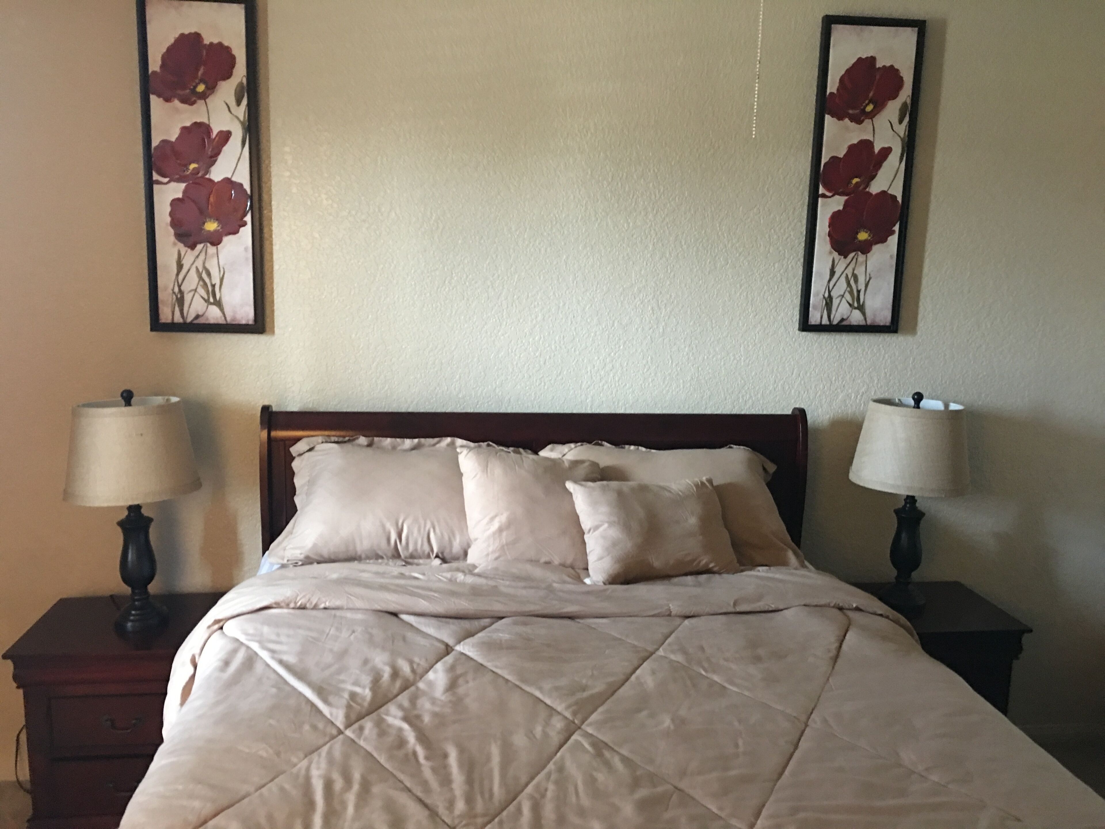 3 bedrooms, iron/ironing board, WiFi, bed sheets