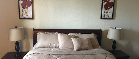 3 bedrooms, iron/ironing board, WiFi, bed sheets