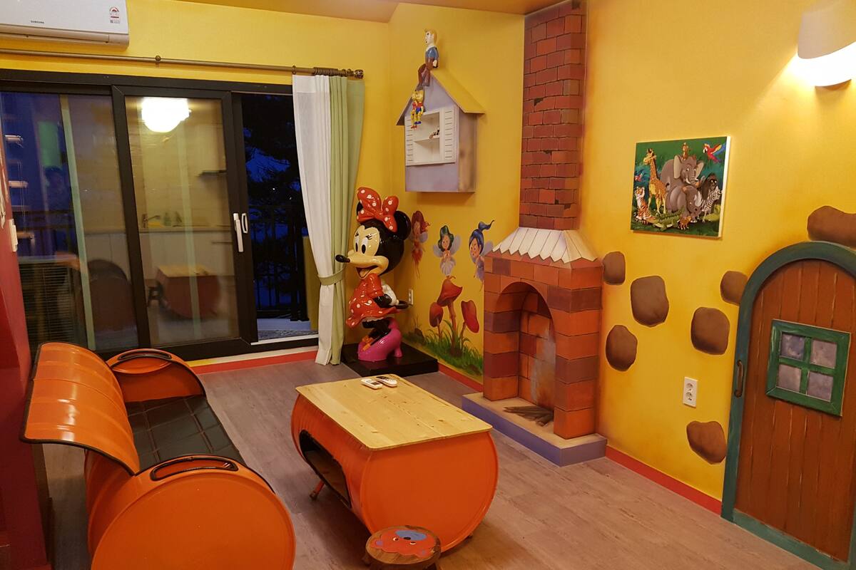Junior Duplex (303 - Fairy Tale) | Living room | Flat-screen TV