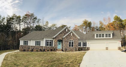 Suite w/ Private Entry and Nature Trails ($40 cleaning)