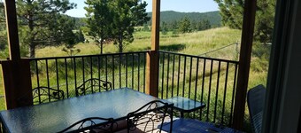 Private Country Cottage in the Black Hills