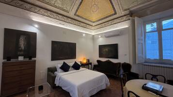 2 Schlafzimmer, Schreibtisch, Bügeleisen/Bügelbrett, kostenloses WLAN