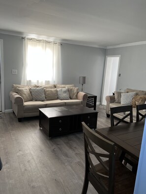 Smart TV, DVD player