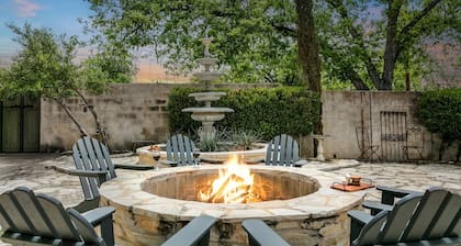 4 BR / 3BA Upea maalaistalo Alpeilla, kesäkeittiö ja Hot Tub!