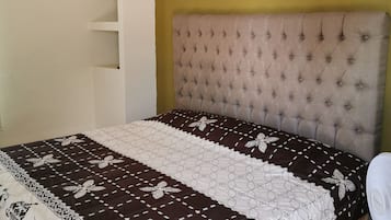 House | 3 bedrooms, iron/ironing board, bed sheets