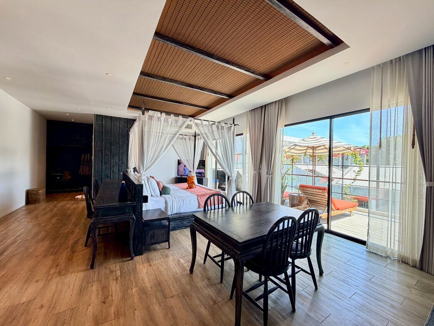 Family Jacuzzi Suite Garden View | Room amenity