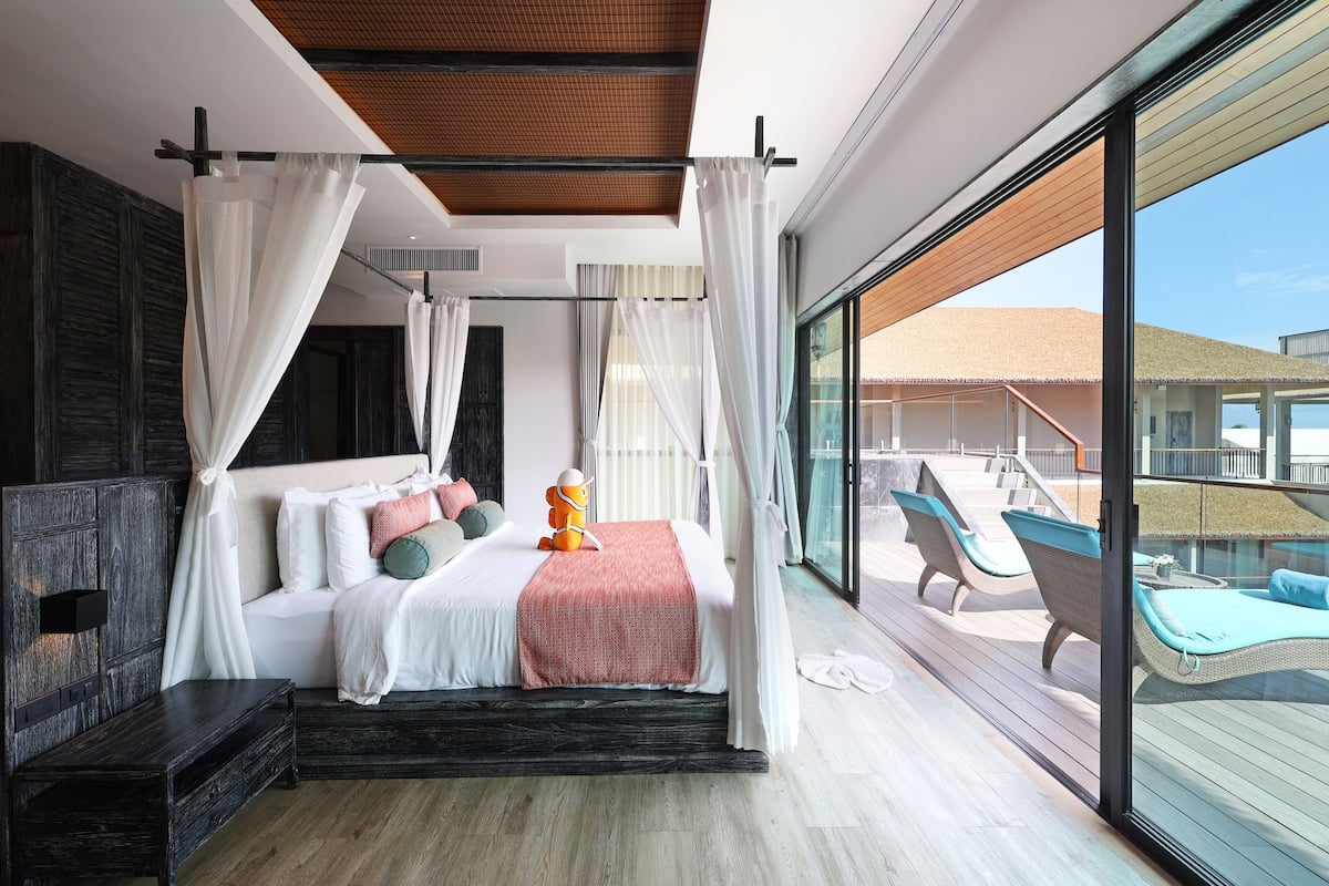 Tripple Jacuzzi Suite Pool view | Hypo-allergenic bedding, free minibar, in-room safe, free WiFi